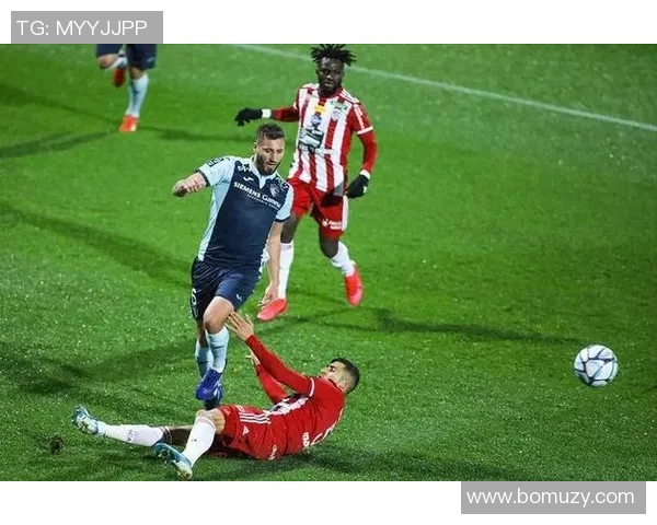 大分三神迎战东京绿茵争夺联赛关键三分的激烈对决